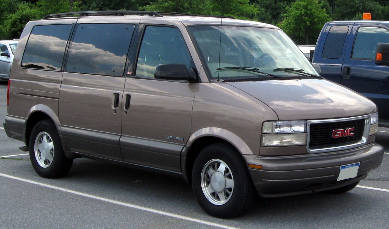 GMC Safari las especificaciones técnicas y el consumo de combustible